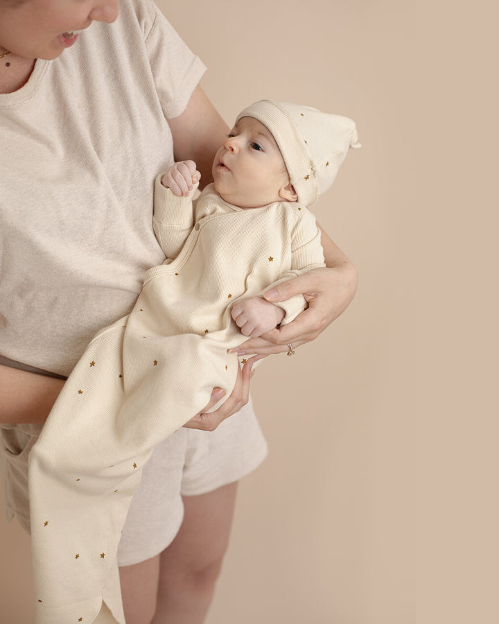 Knotted Hat - Twinkle